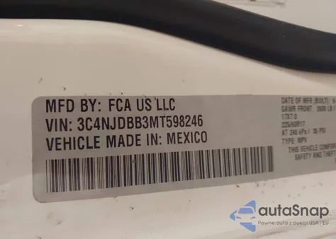 2021 Jeep Compass Latitude 4X4 z USA, uszkodzony, nr VIN 3C4NJDBB3MT598246